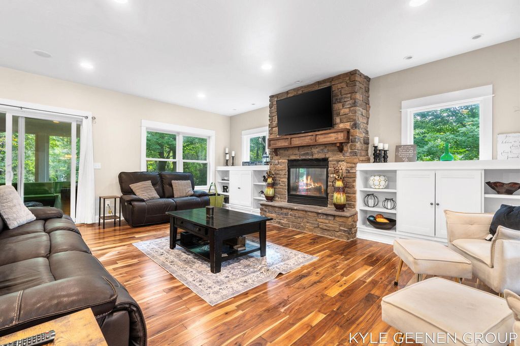 Photo of 2214 Bristol Street, Holland, MI 49424 (MLS # 25052912)