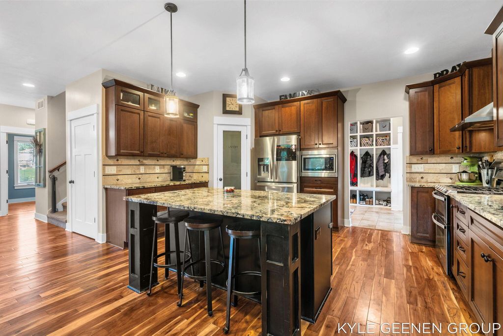 Photo of 2214 Bristol Street, Holland, MI 49424 (MLS # 25052912)
