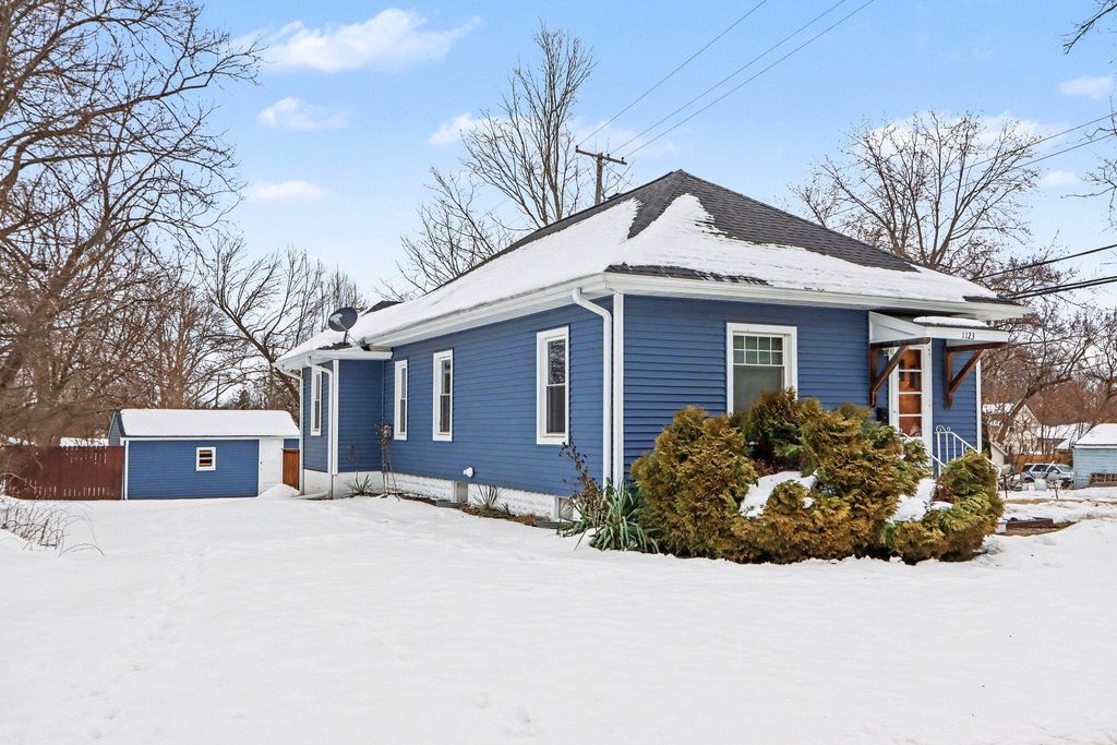 Photo of 1123 Palmer Avenue, Kalamazoo, MI 49001 (MLS # 26005107)