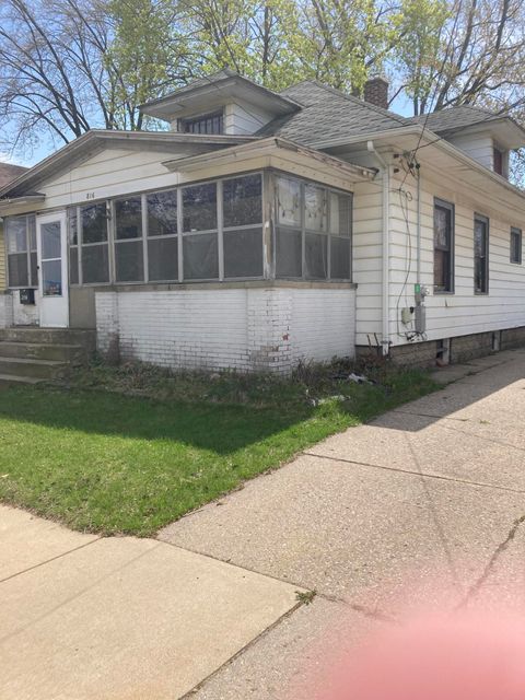 Photo of 816 Richmond Street NW, Grand Rapids, MI 49504 (MLS # 26021735)