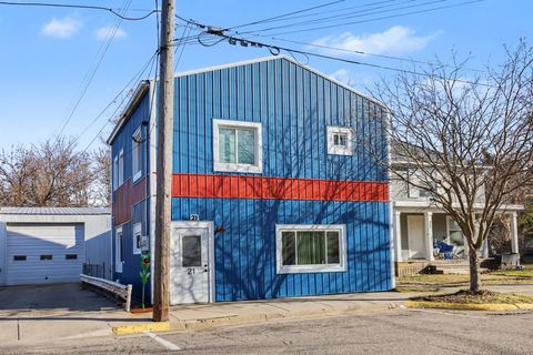 Photo of 21 E Maple Street NE, Cedar Springs, MI 49319 (MLS # 26019041)