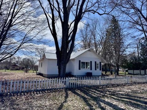 Photo of 315 E Slosson Avenue, Reed City, MI 49677 (MLS # 26013243)