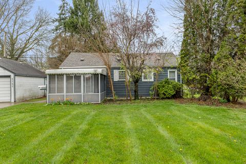 Photo of 5757 Arcola Street, Garden City, MI 48135 (MLS # 26016956)