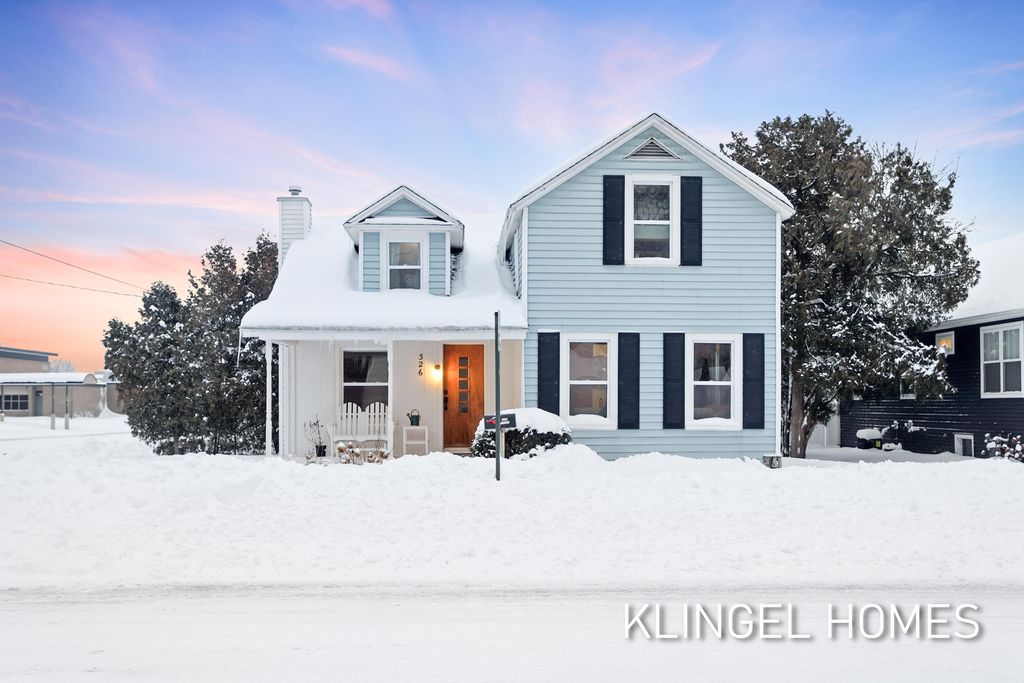 Photo of 326 South Street, Spring Lake, MI 49456 (MLS # 26002721)