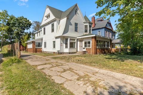 Photo of 917 Jefferson Avenue SE, Grand Rapids, MI 49507 (MLS # 26017094)