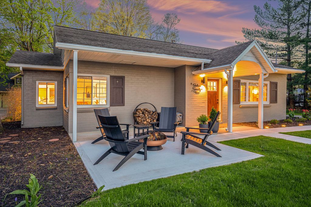 Photo of 1674 S Shore Drive, Holland, MI 49423 (MLS # 25056437)