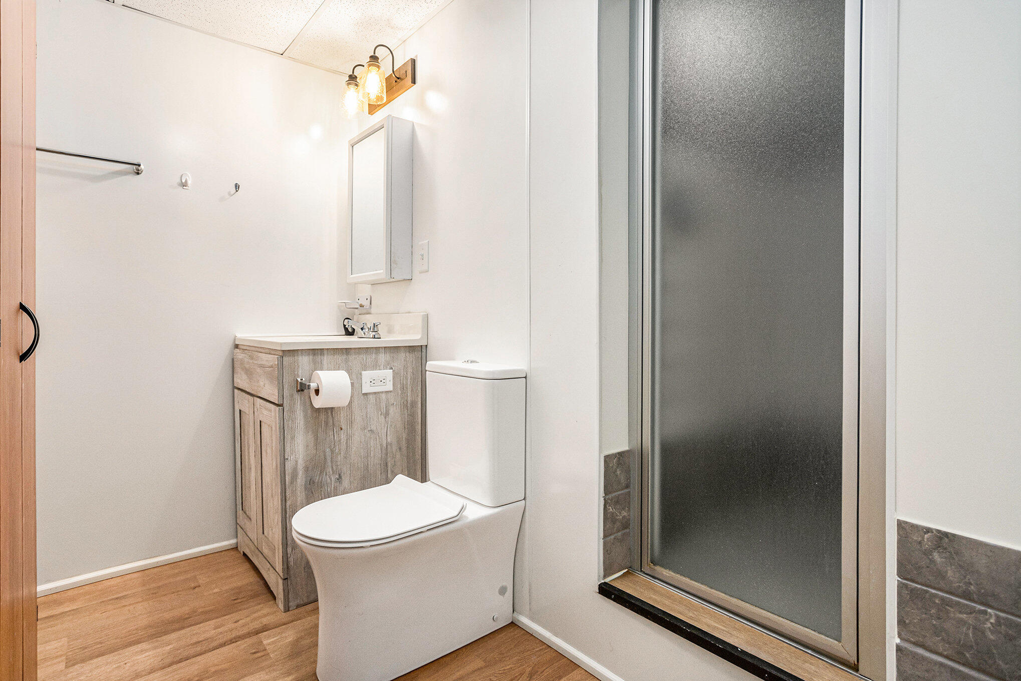 Sturgis, Michigan 49091, United States, 4 Bedrooms Bedrooms, ,3 BathroomsBathrooms,Residential,Active,242101