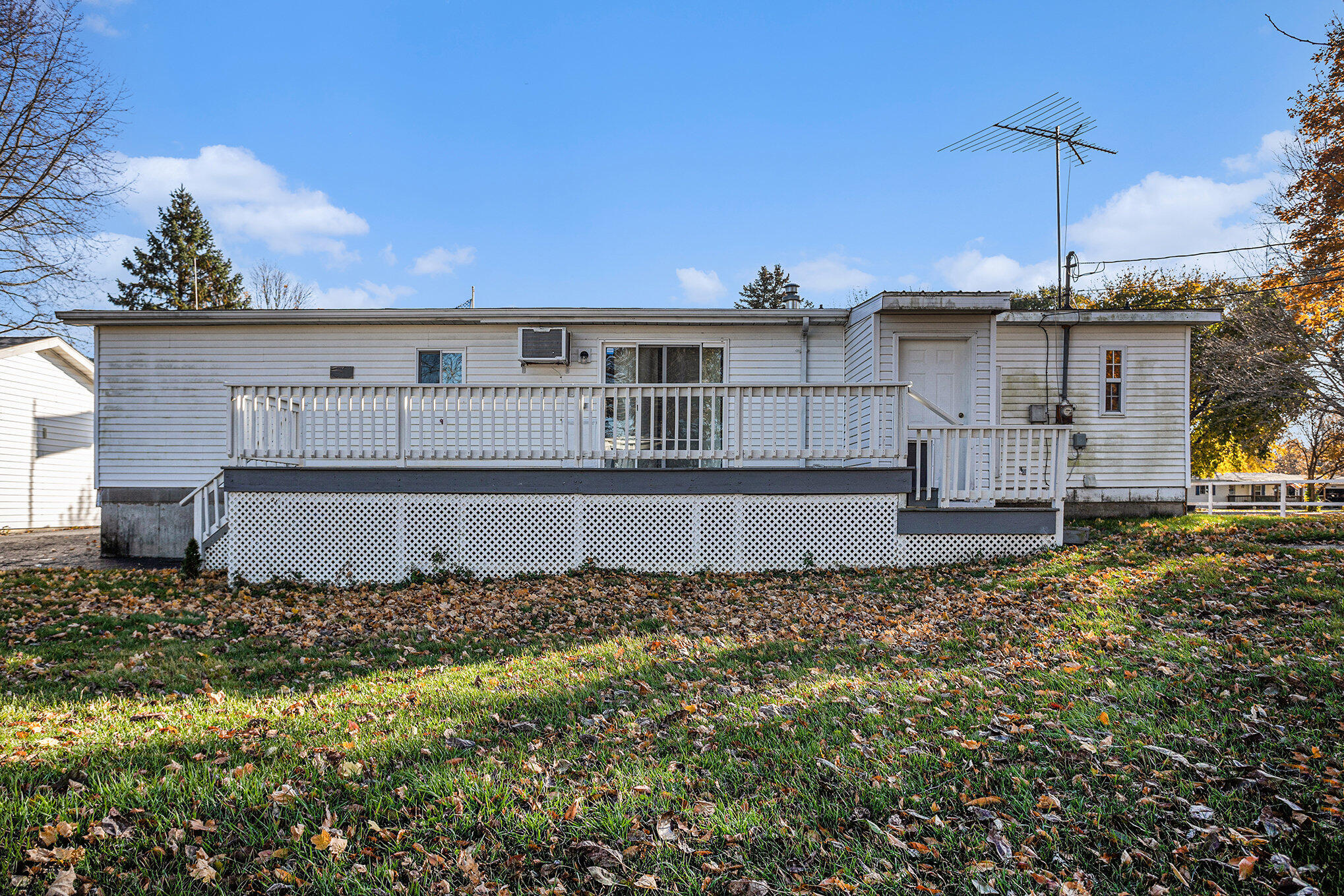 Sturgis, Michigan 49091, United States, 4 Bedrooms Bedrooms, ,3 BathroomsBathrooms,Residential,Active,242101