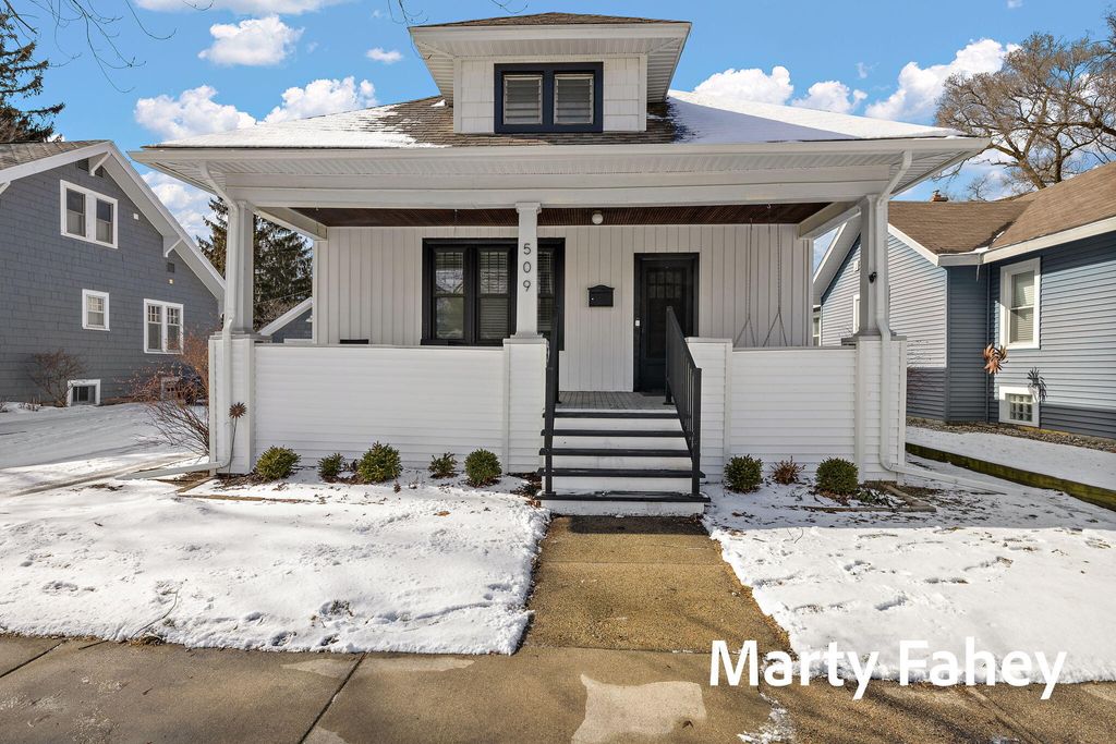 Photo of 509 S 7th Street, Grand Haven, MI 49417 (MLS # 26007603)