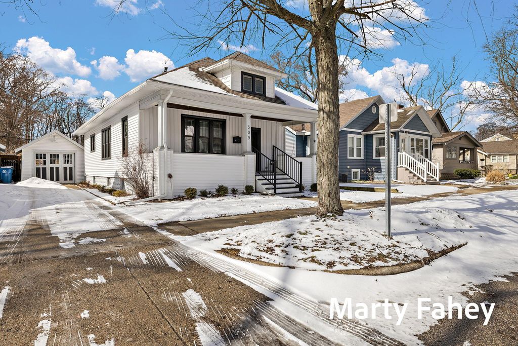 Photo of 509 S 7th Street, Grand Haven, MI 49417 (MLS # 26007603)