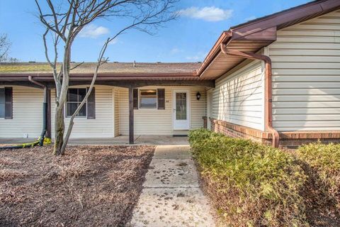 245 Bona Vista Drive NW Unit 20, Grand Rapids, MI 49504 - MLS#: 25020031