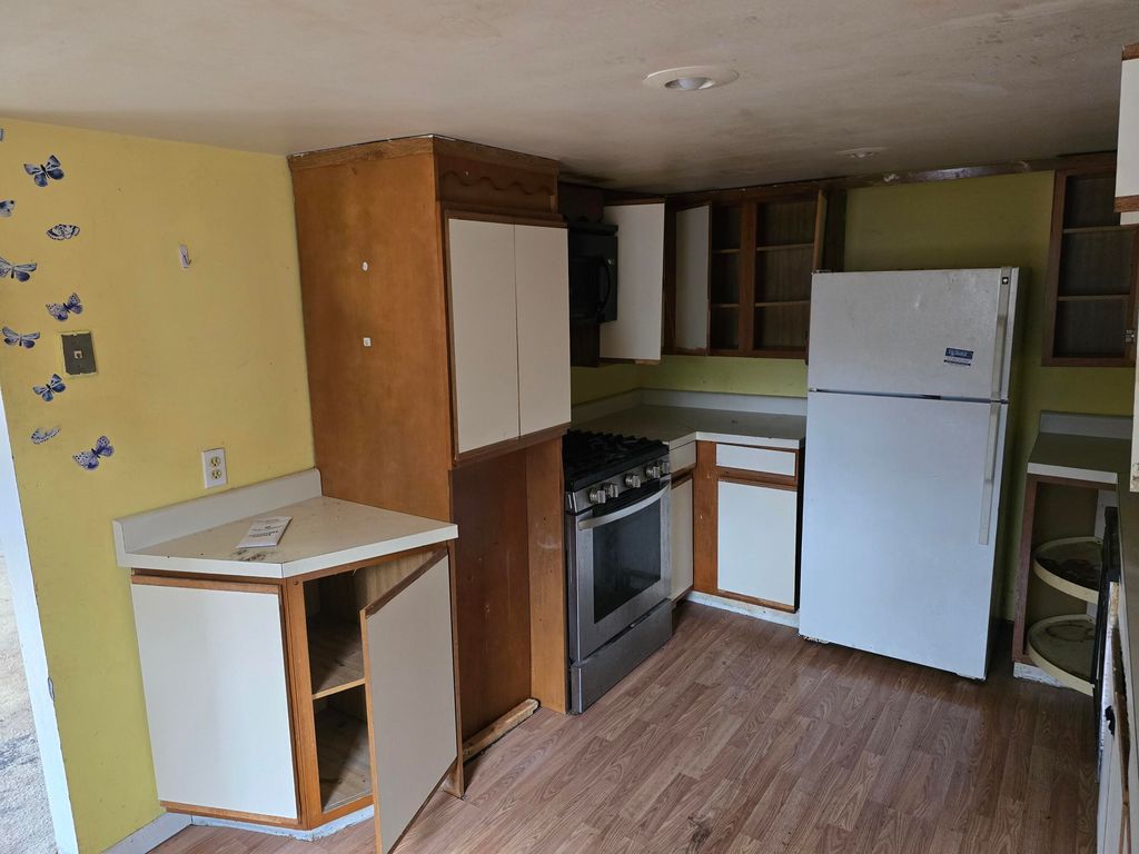 Photo of 335 Cohasset Avenue, Battle Creek, MI 49014 (MLS # 26006015)