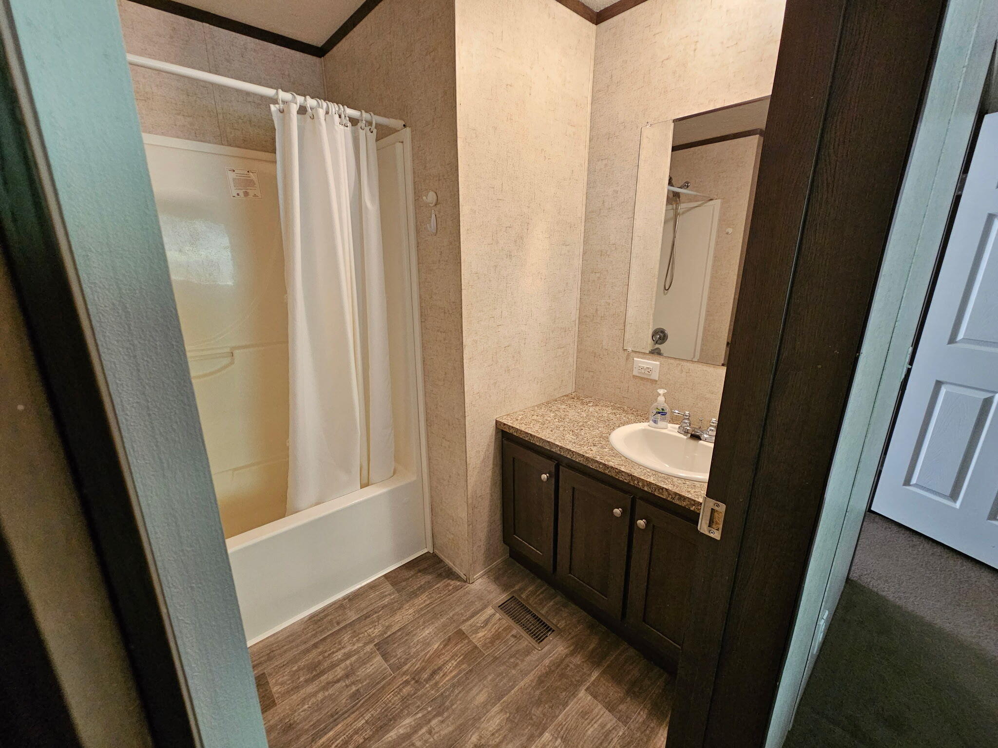 Allegan, Michigan 49010, United States, 3 Bedrooms Bedrooms, ,2 BathroomsBathrooms,Residential,Pending,142582