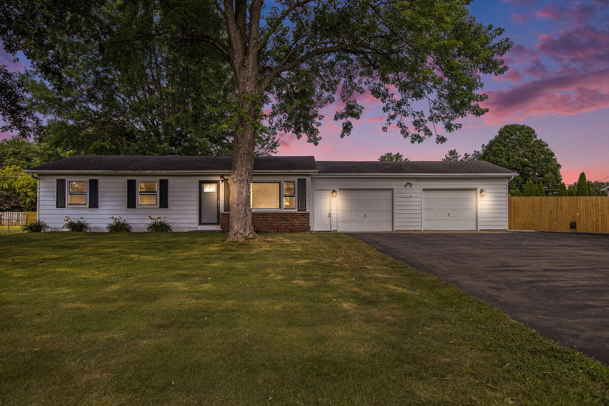 Paw Paw, Michigan 49079, United States, 3 Bedrooms Bedrooms, ,1 BathroomBathrooms,Residential,Active,171003