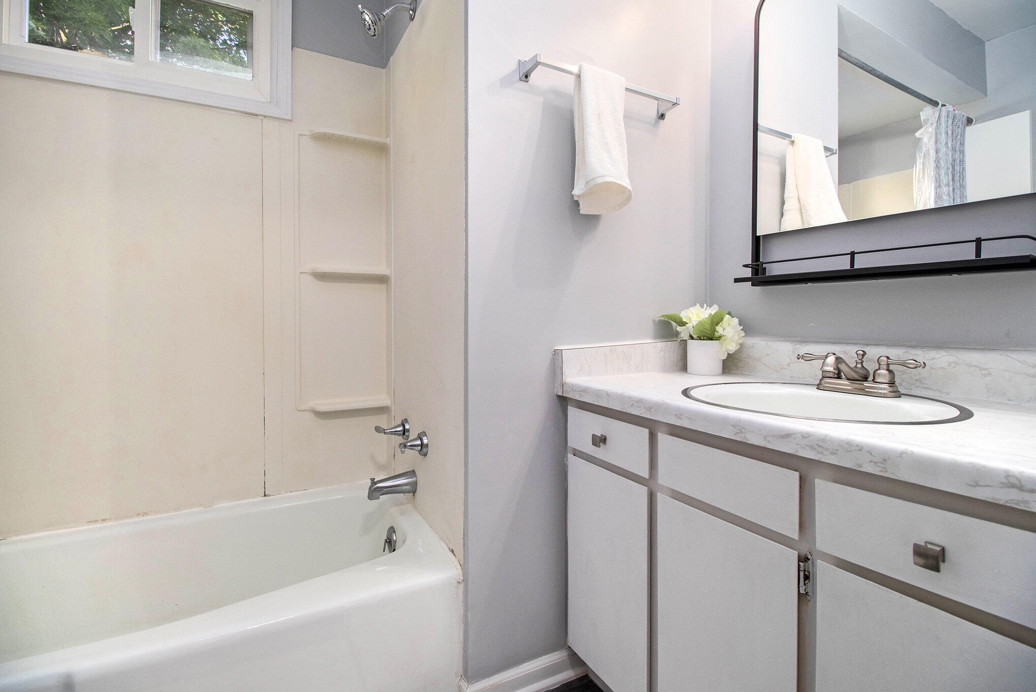 Paw Paw, Michigan 49079, United States, 3 Bedrooms Bedrooms, ,1 BathroomBathrooms,Residential,Active,171003