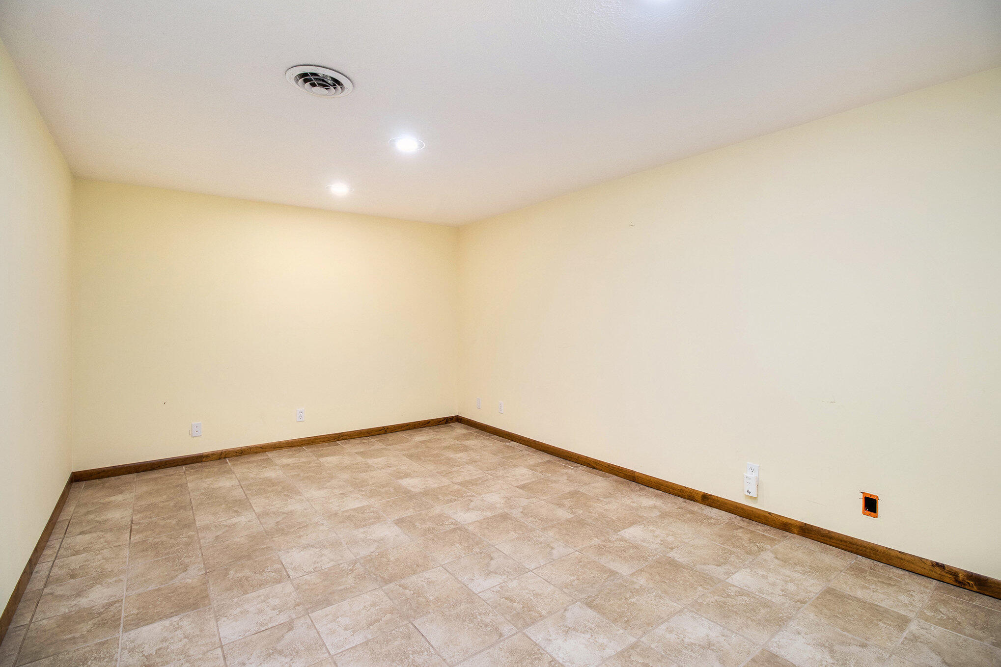 Paw Paw, Michigan 49079, United States, 3 Bedrooms Bedrooms, ,1 BathroomBathrooms,Residential,Active,171003