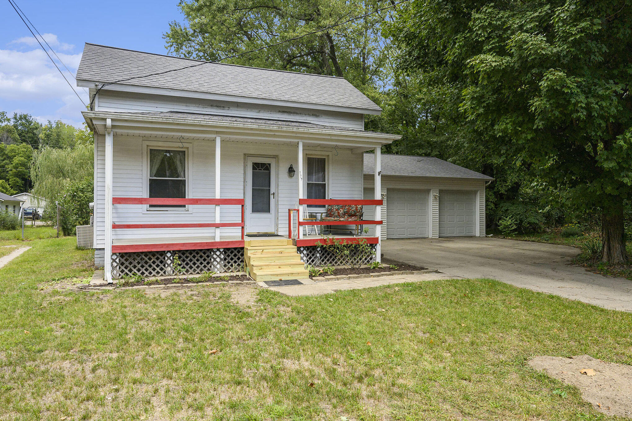 Allegan, Michigan 49010, United States, 2 Bedrooms Bedrooms, ,1 BathroomBathrooms,Residential,Pending,206230