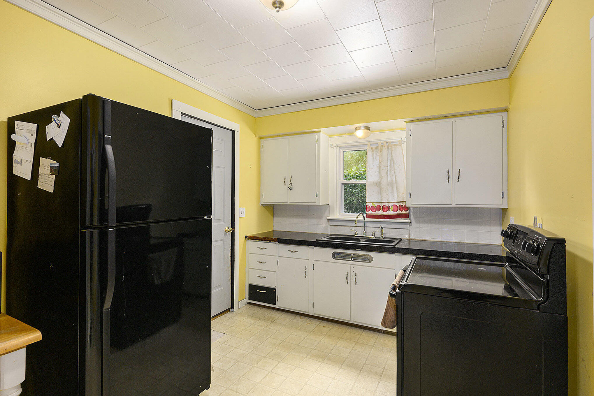 Allegan, Michigan 49010, United States, 2 Bedrooms Bedrooms, ,1 BathroomBathrooms,Residential,Pending,206230