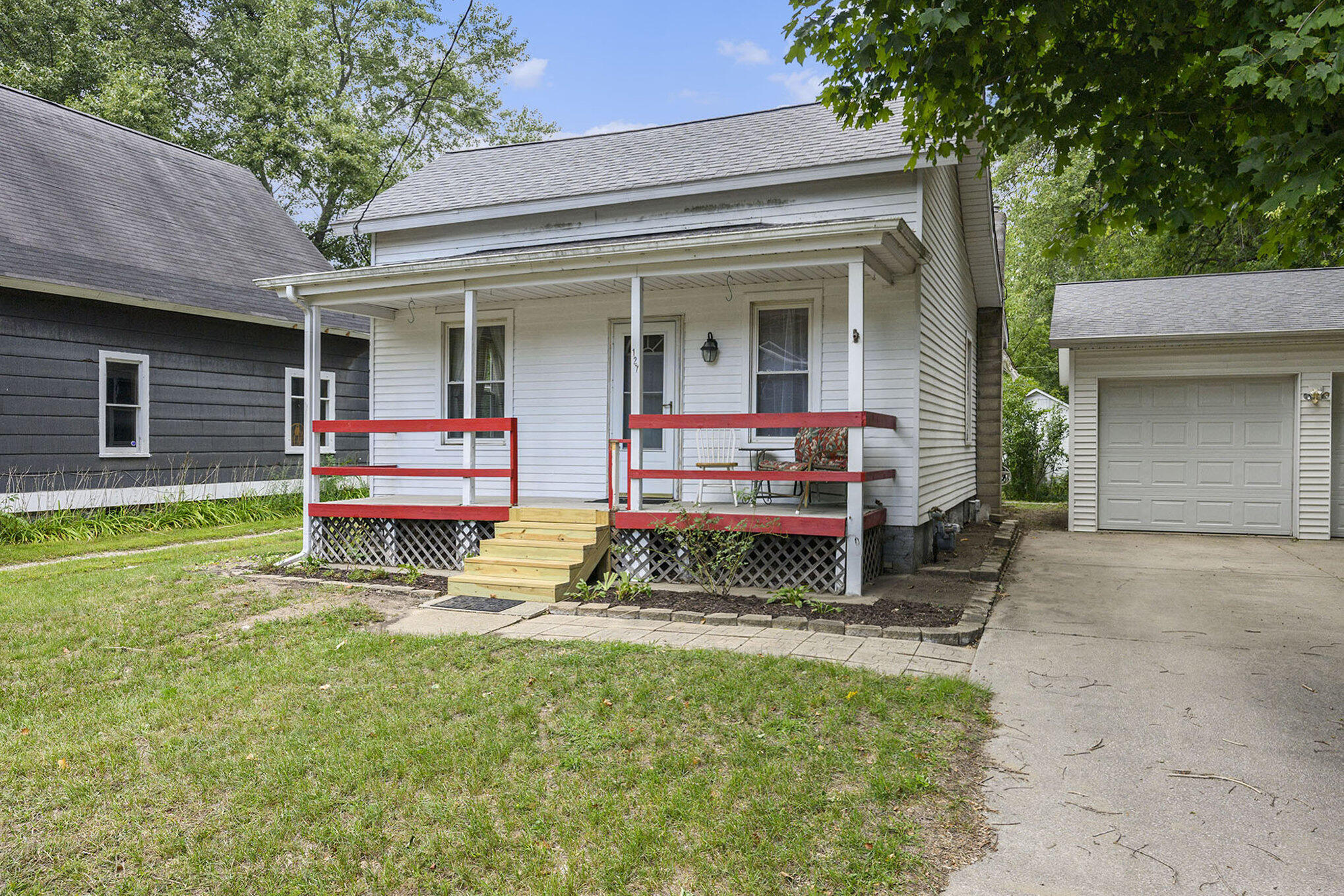 Allegan, Michigan 49010, United States, 2 Bedrooms Bedrooms, ,1 BathroomBathrooms,Residential,Pending,206230