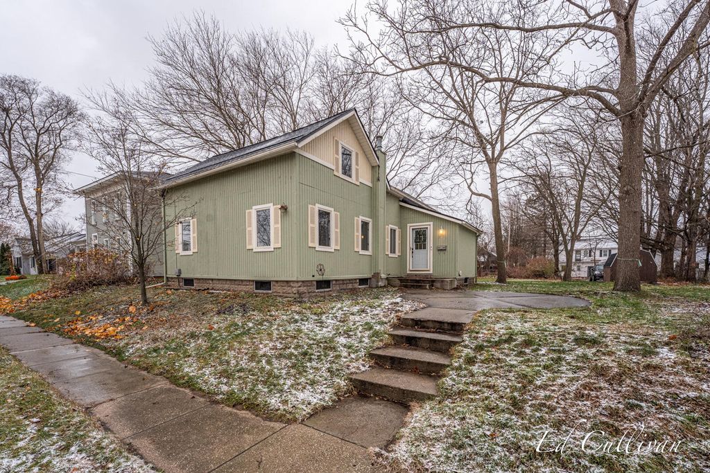 Photo of 211 N Division Street, Spring Lake, MI 49456 (MLS # 25060015)