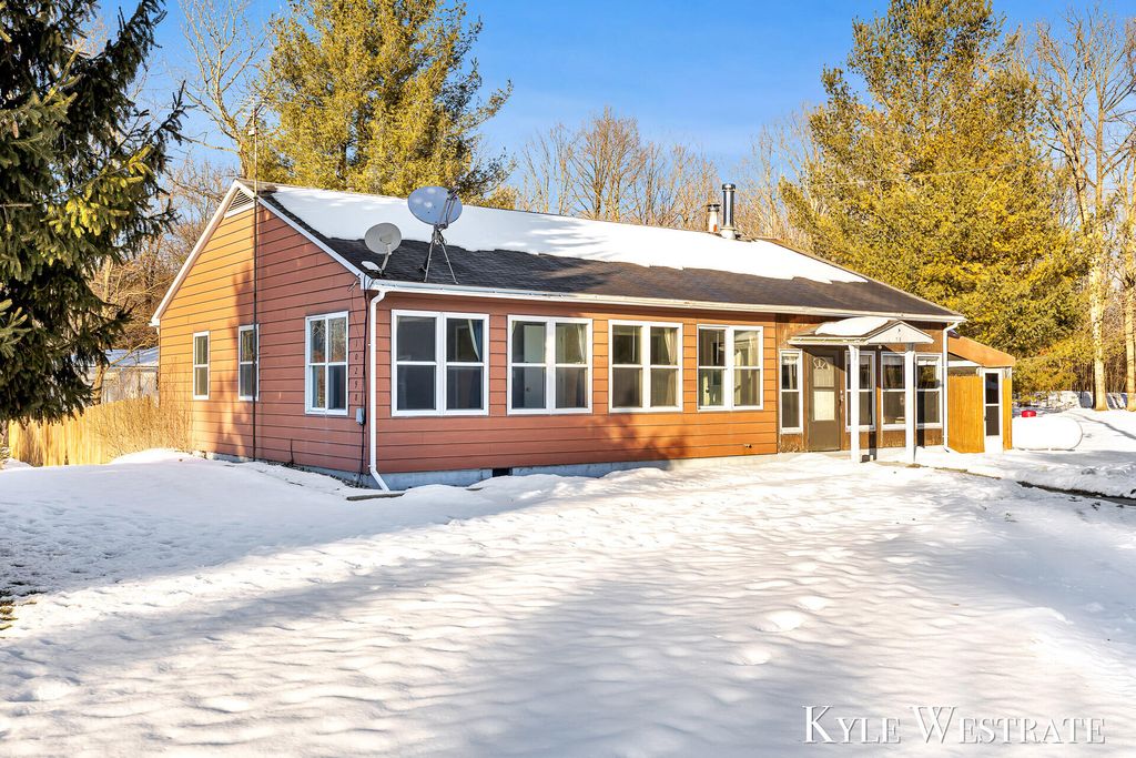 Photo of 10298 N 19th Street, Plainwell, MI 49080 (MLS # 26005345)