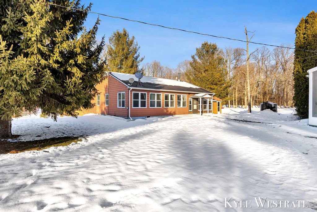 Photo of 10298 N 19th Street, Plainwell, MI 49080 (MLS # 26005345)