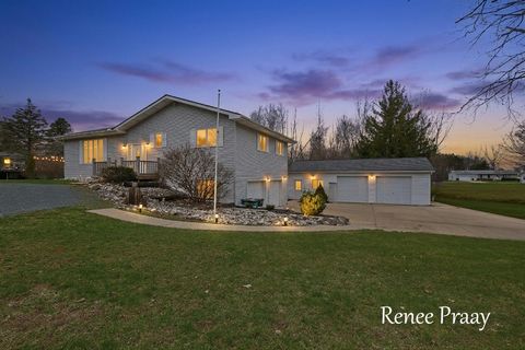 Photo of 3830 Meadowbrook Lane, Hart, MI 49420 (MLS # 26013767)