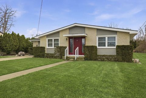 Photo of 911 W Water Street, New Buffalo, MI 49117 (MLS # 26001104)