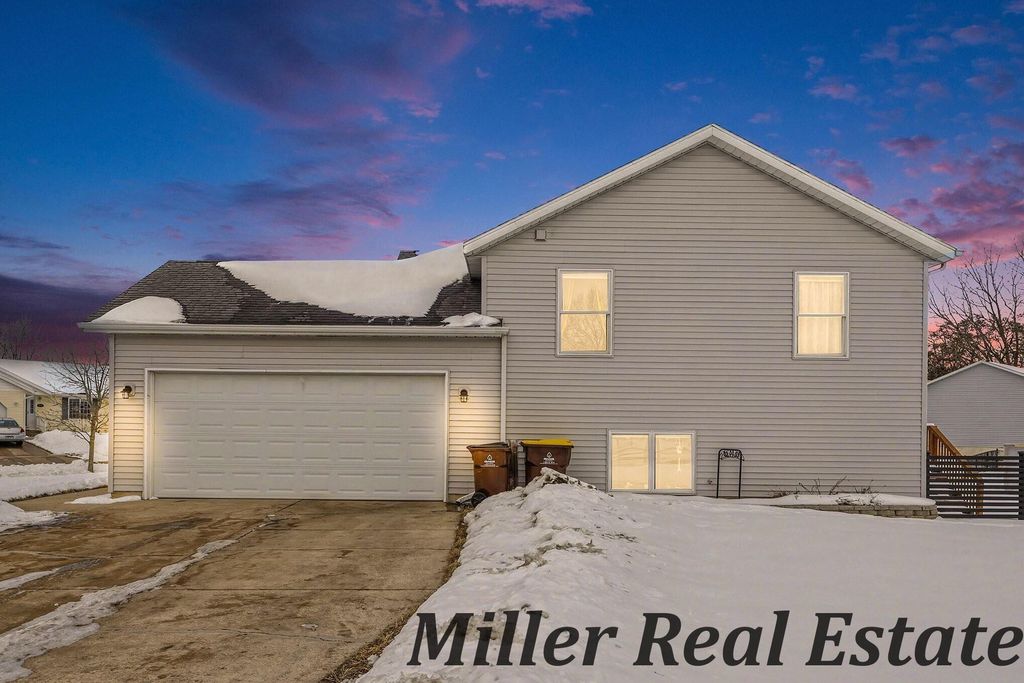 Photo of 711 Howard Lane, Hastings, MI 49058 (MLS # 26005066)