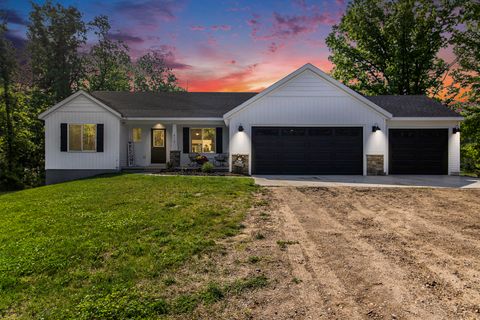 8114 E 72nd Street Newaygo MI 49337