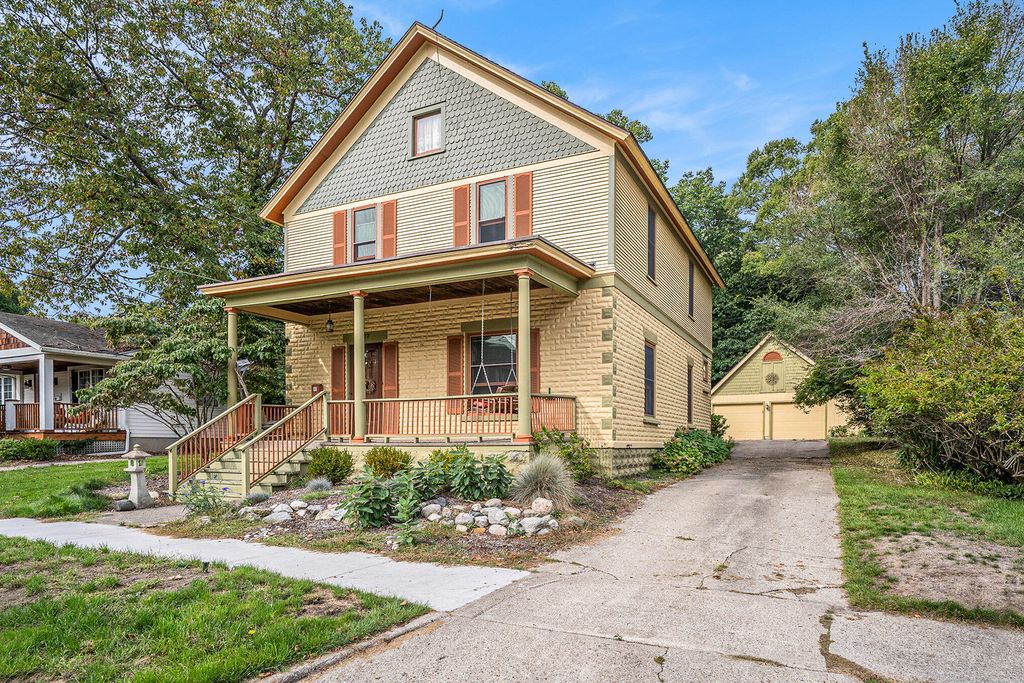 Photo of 307 S 4th Street, Grand Haven, MI 49417 (MLS # 25050625)