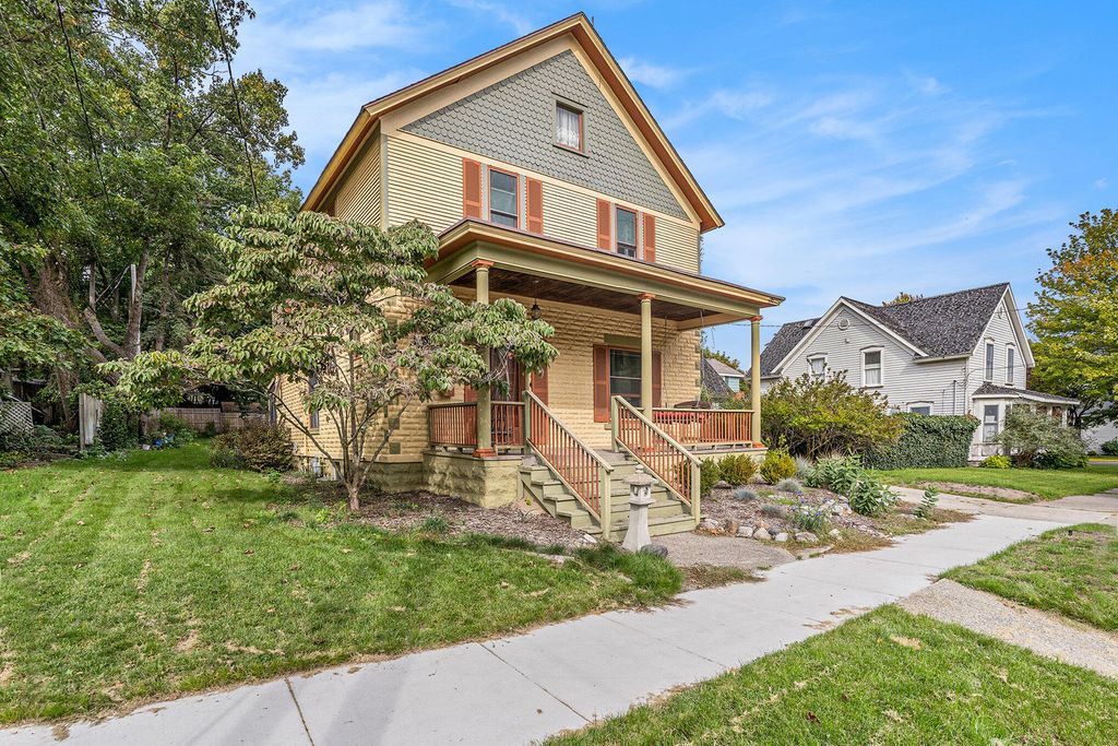 Photo of 307 S 4th Street, Grand Haven, MI 49417 (MLS # 25050625)