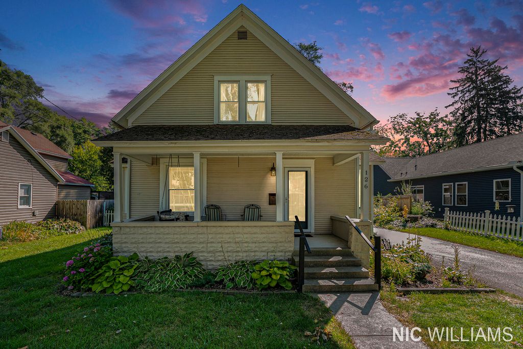 Photo of 126 S Main Street, Rockford, MI 49341 (MLS # 25044976)