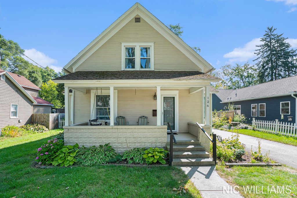 Photo of 126 S Main Street, Rockford, MI 49341 (MLS # 25044976)