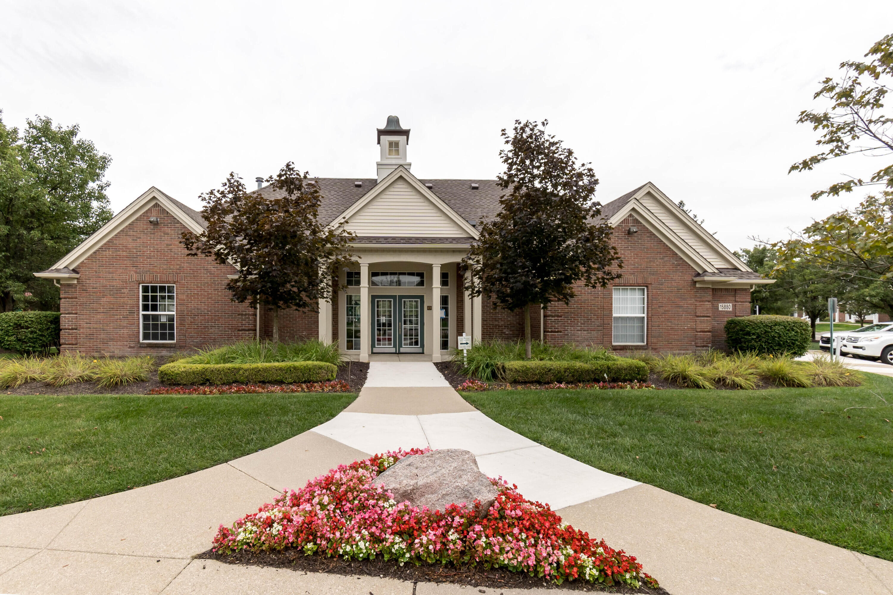 16076 Morningside