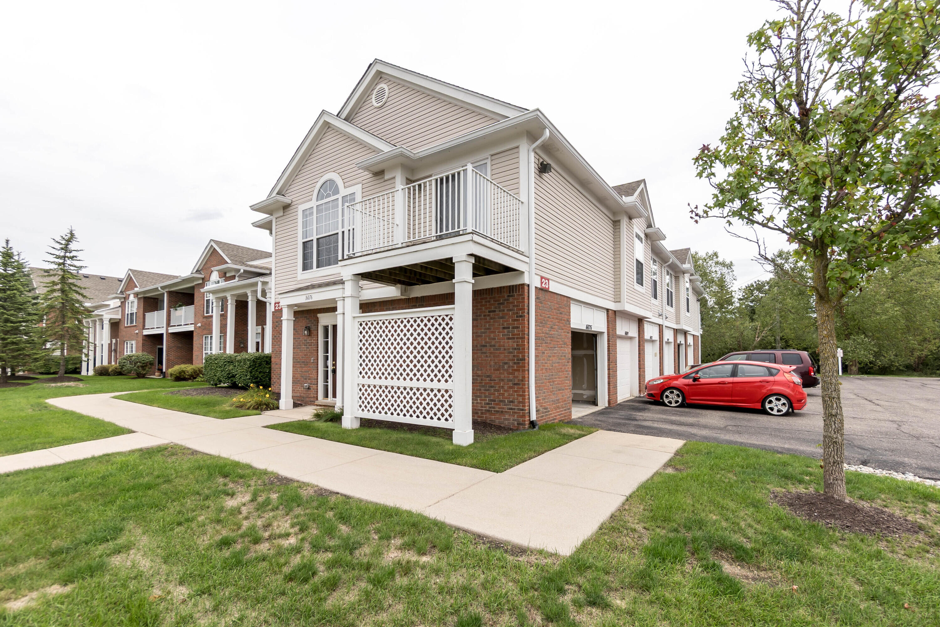 16076 Morningside