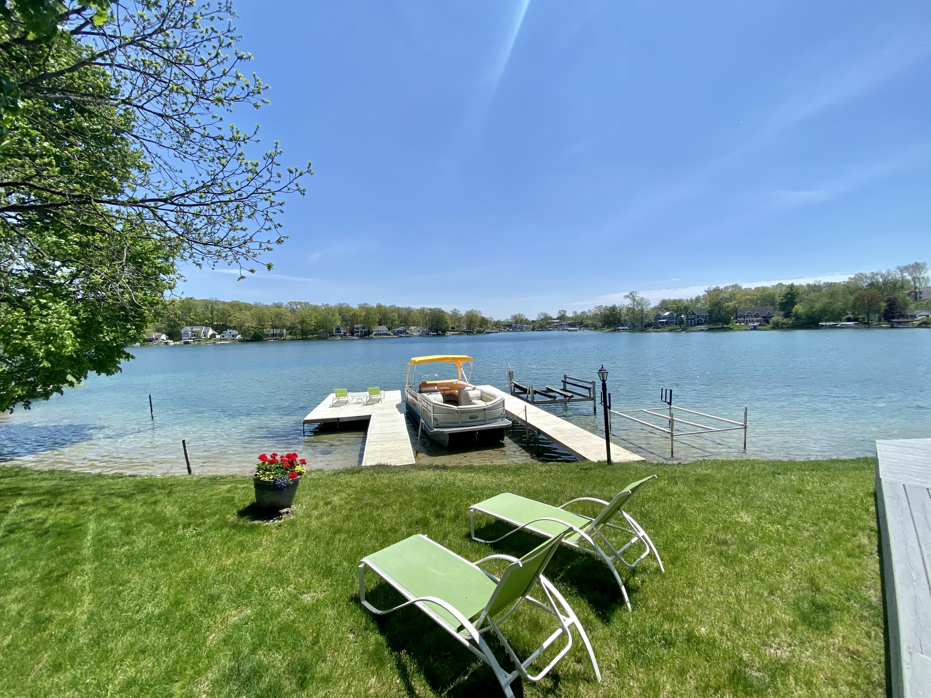 Photo 7 of 38 of 257 S Gull Lake Drive house