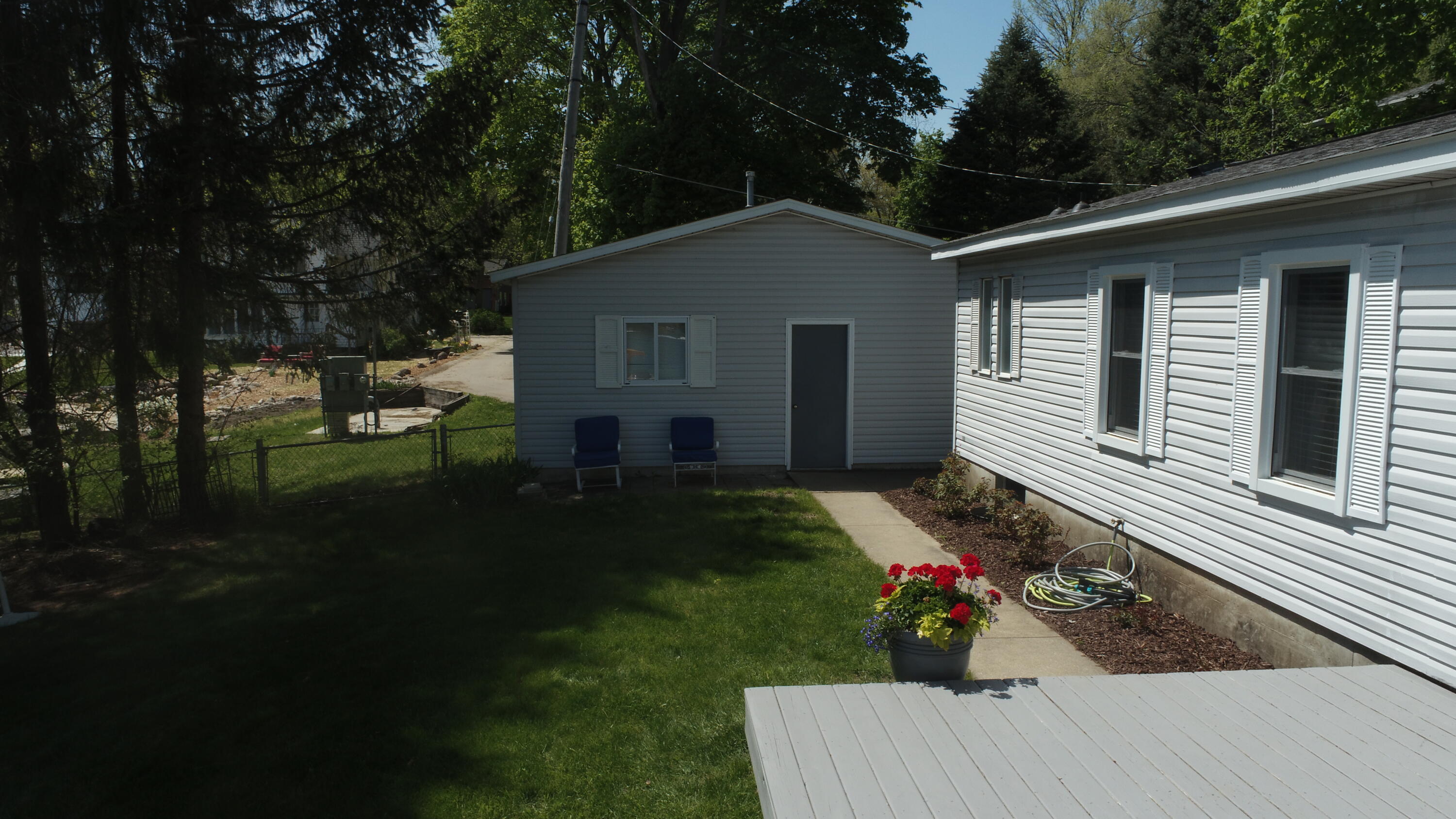 Photo 6 of 38 of 257 S Gull Lake Drive house