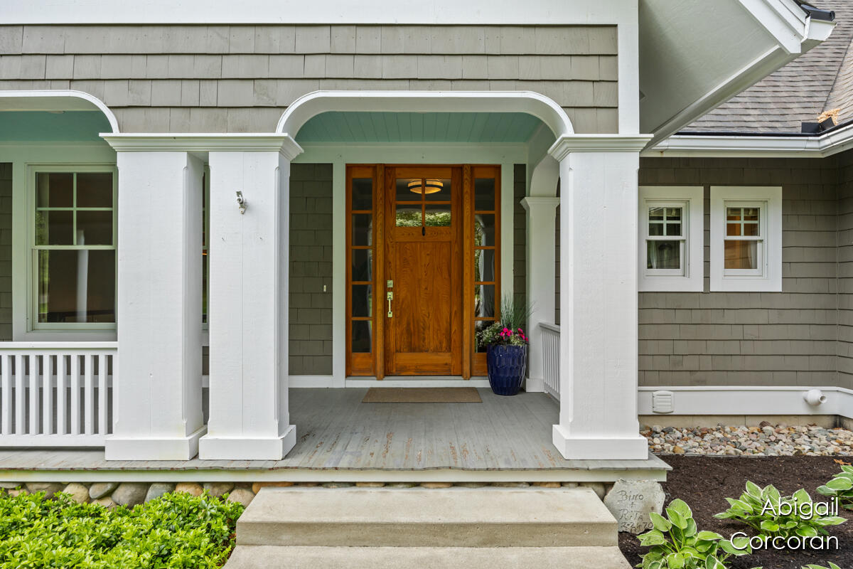 1590 Foot Hills Trail NE