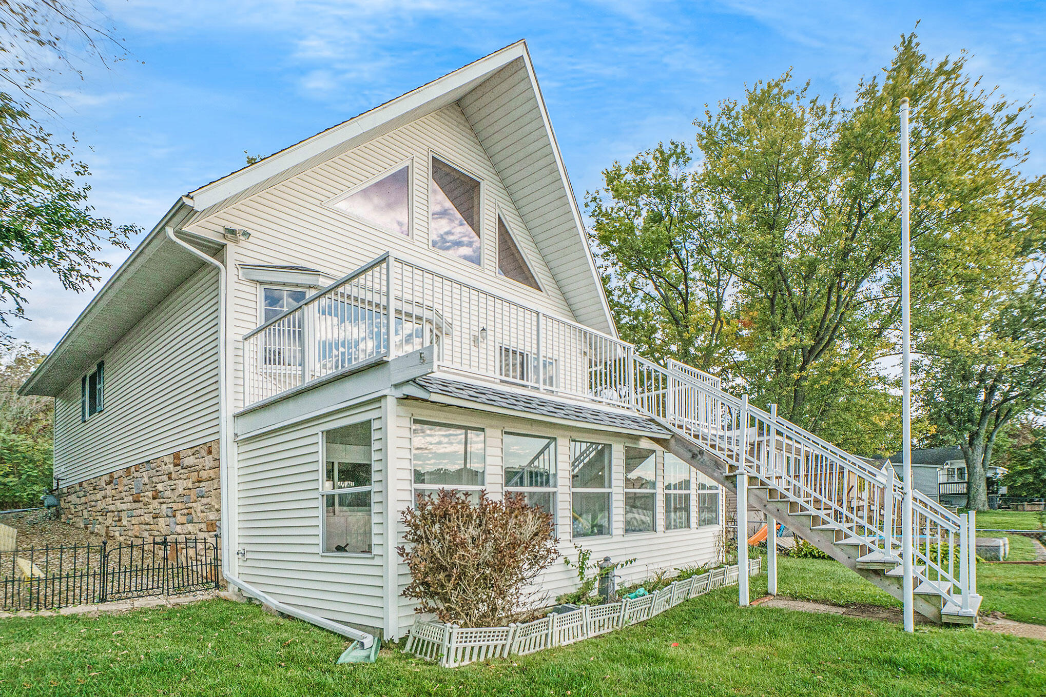 Three Rivers, Michigan 49093, United States, 1 Bedroom Bedrooms, ,2 BathroomsBathrooms,Residential,Active,194333