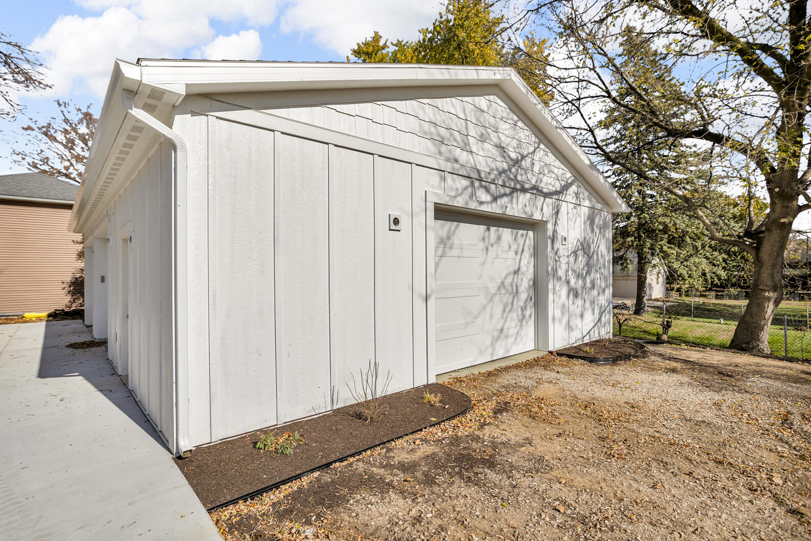 Manitou Beach, Michigan, 49253, United States, 5 Bedrooms Bedrooms, ,4 BathroomsBathrooms,Residential,Active,1989794
