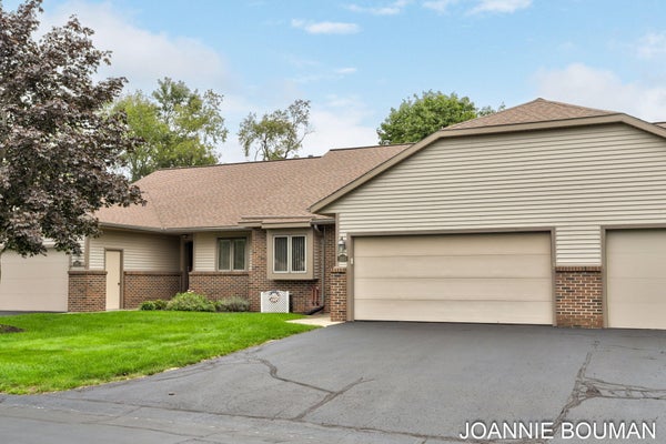 1963 LAKEVIEW DR, ZEELAND, MI 49464 - Image 34f36216ce99050e5f276c4075c2cb7b/2483299073