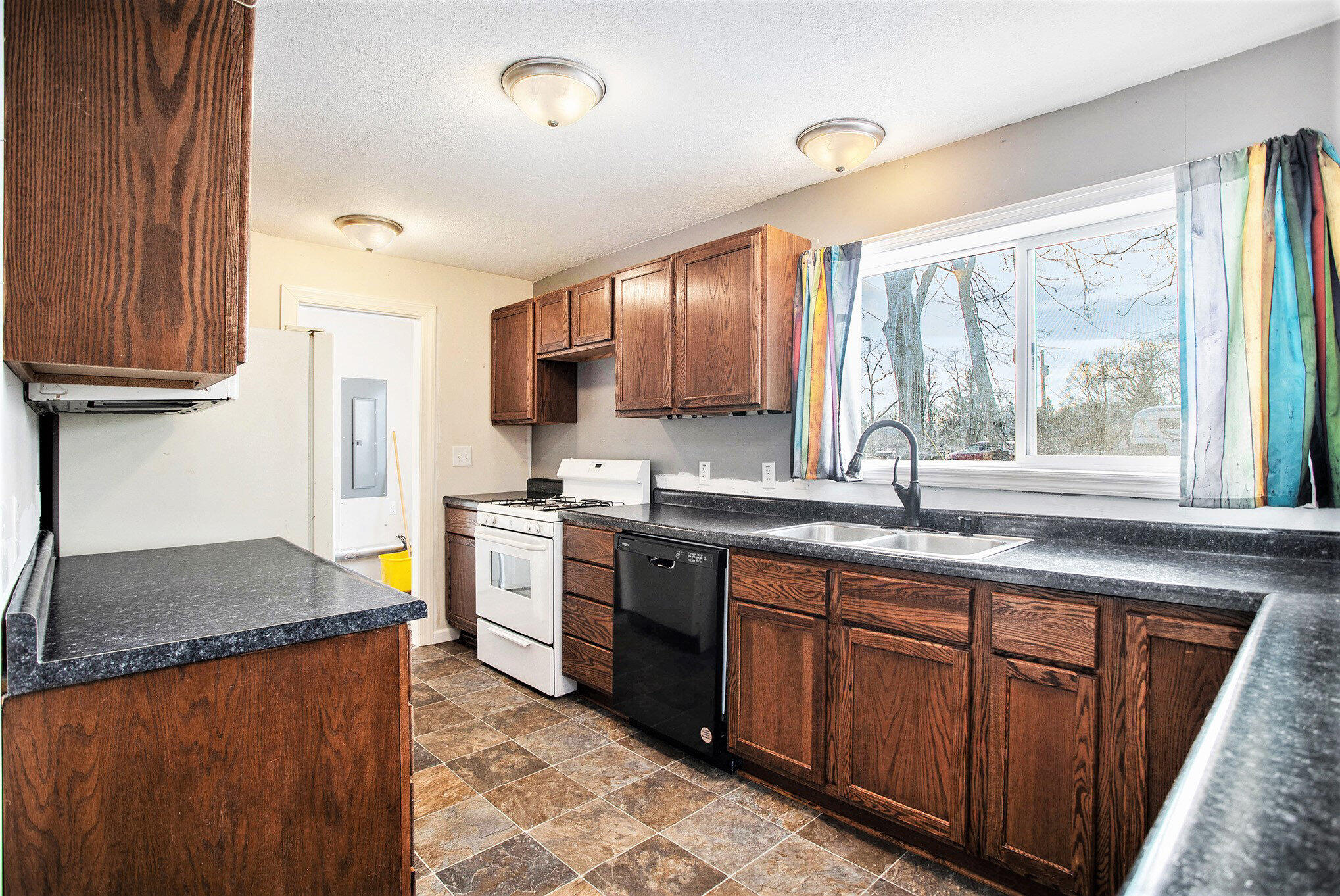 Union City, Michigan 49094, United States, 4 Bedrooms Bedrooms, ,2 BathroomsBathrooms,Residential,Pending,13647