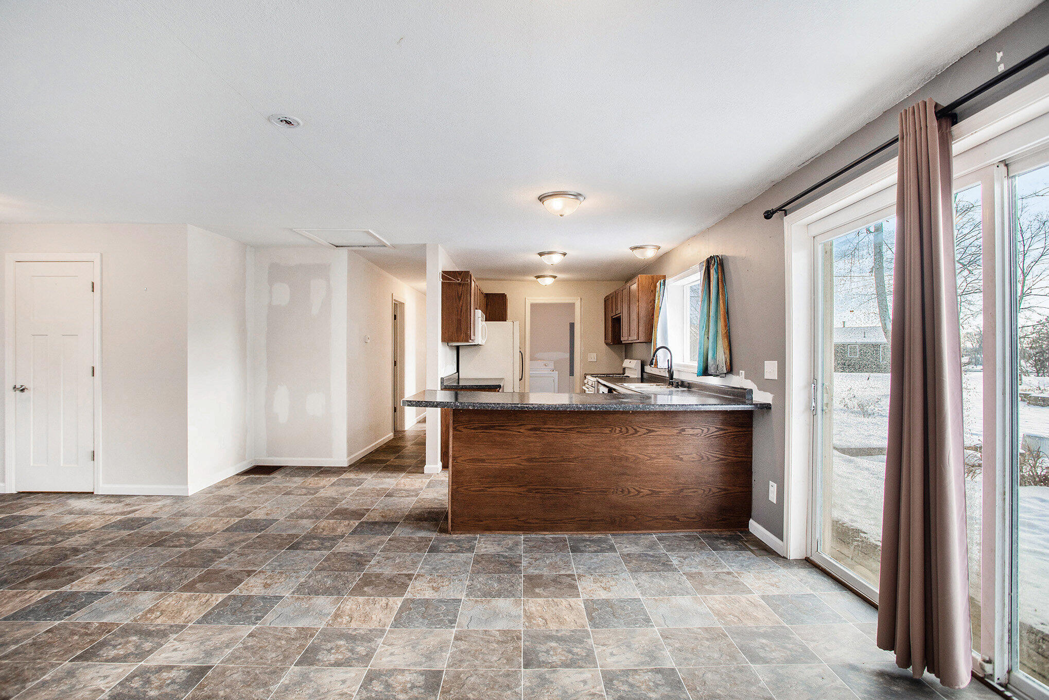 Union City, Michigan 49094, United States, 4 Bedrooms Bedrooms, ,2 BathroomsBathrooms,Residential,Pending,13647