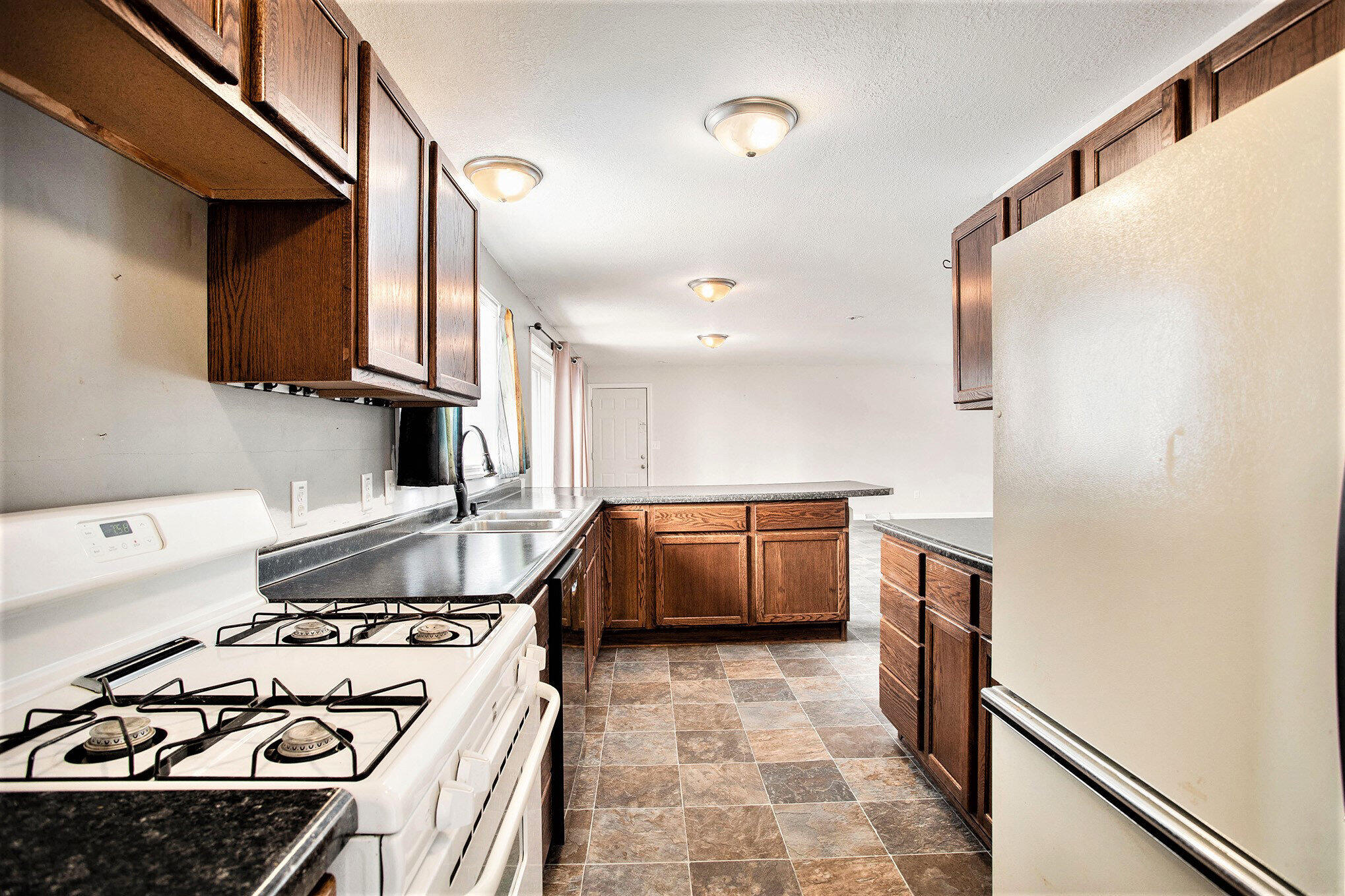 Union City, Michigan 49094, United States, 4 Bedrooms Bedrooms, ,2 BathroomsBathrooms,Residential,Pending,13647