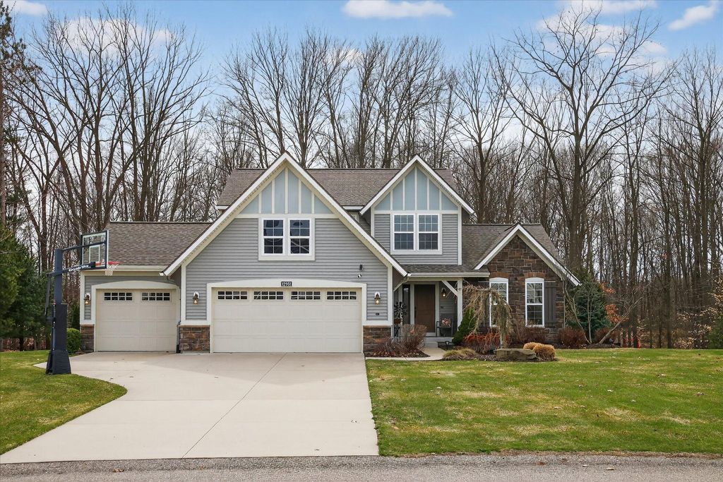 Photo of 12951 Wildview Drive, Grand Haven, MI 49417 (MLS # 26011953)