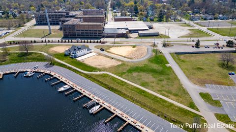 V L - A Boardwalk Cove Drive Muskegon MI 49441
