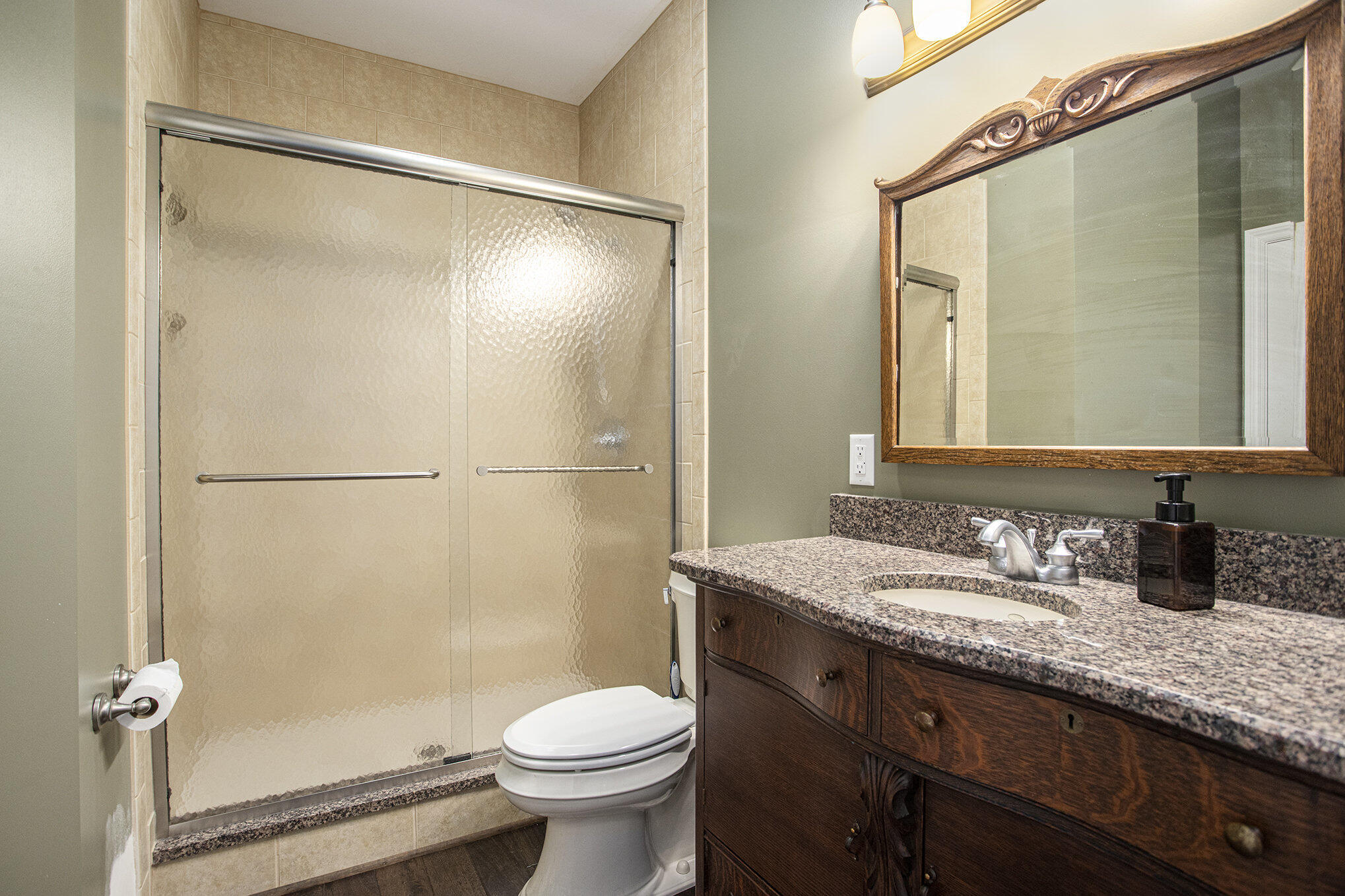 Mattawan, Michigan 49071, United States, 5 Bedrooms Bedrooms, ,4 BathroomsBathrooms,Residential,Active,173547