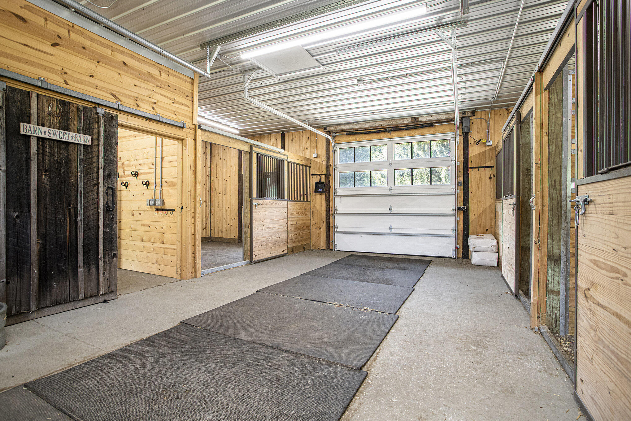 Mattawan, Michigan 49071, United States, 5 Bedrooms Bedrooms, ,4 BathroomsBathrooms,Residential,Active,173547