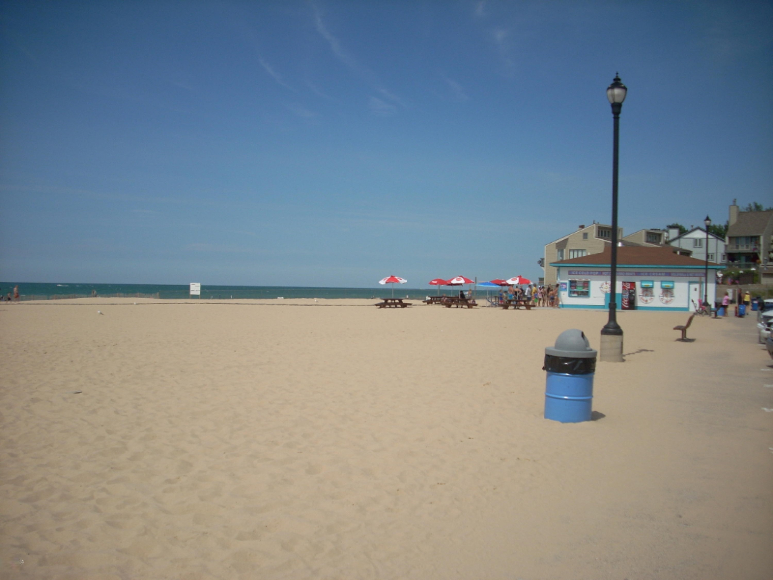 South Haven, Michigan 49090, United States, 4 Bedrooms Bedrooms, ,3 BathroomsBathrooms,Residential,Active,209081